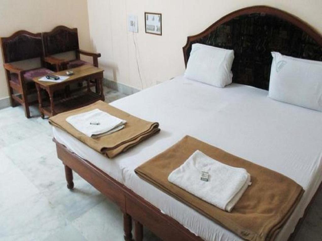 Hotel Geethanjali Residency 바드라찰람 외부 사진