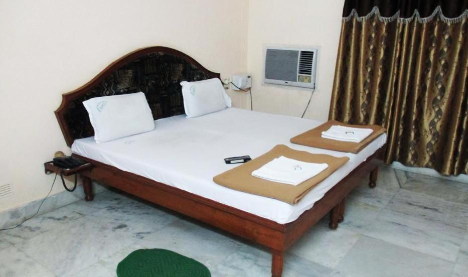 Hotel Geethanjali Residency 바드라찰람 외부 사진