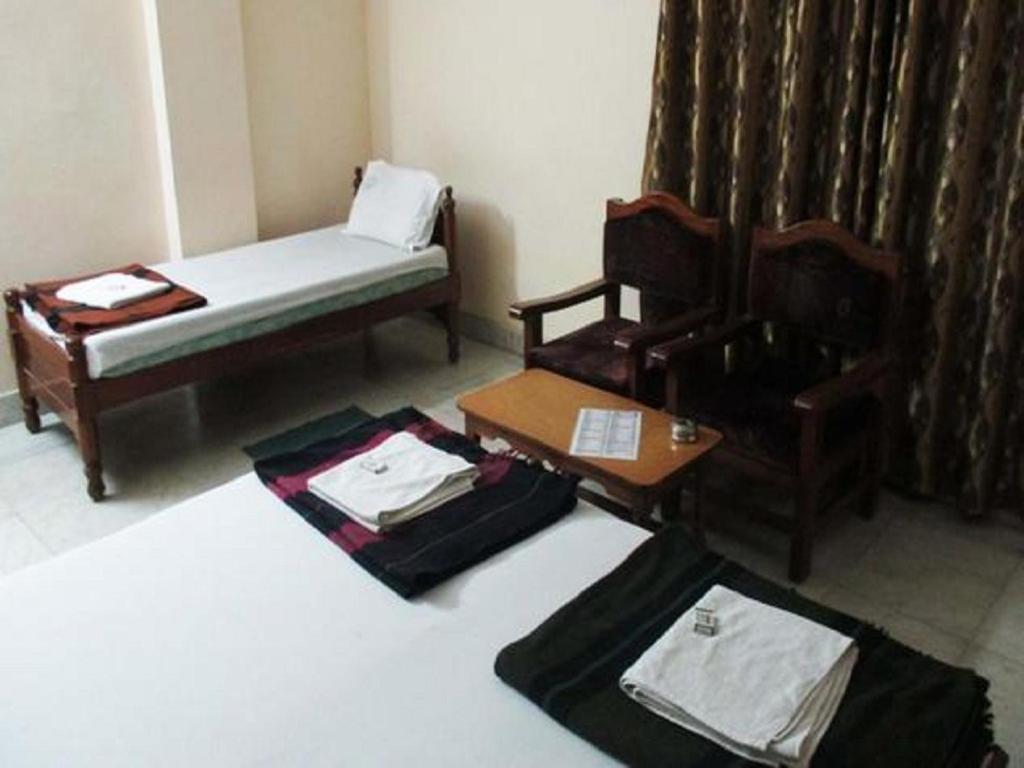 Hotel Geethanjali Residency 바드라찰람 외부 사진